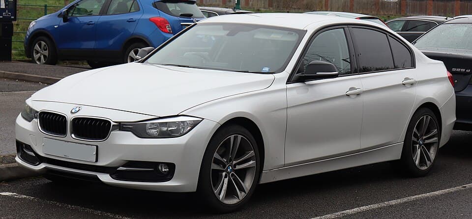 BMW 330e