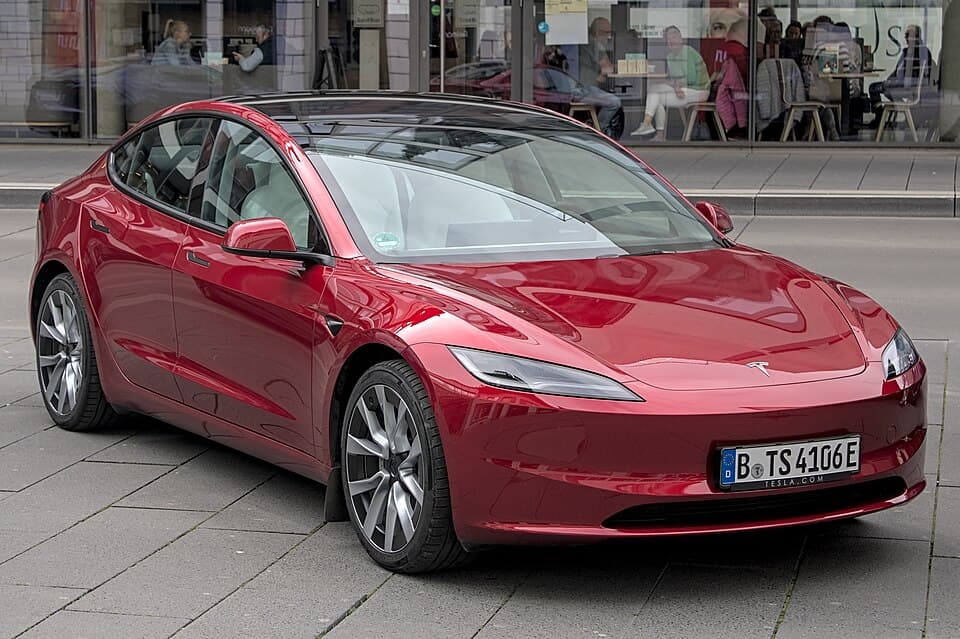 Tesla Model 3 Performance (2024)