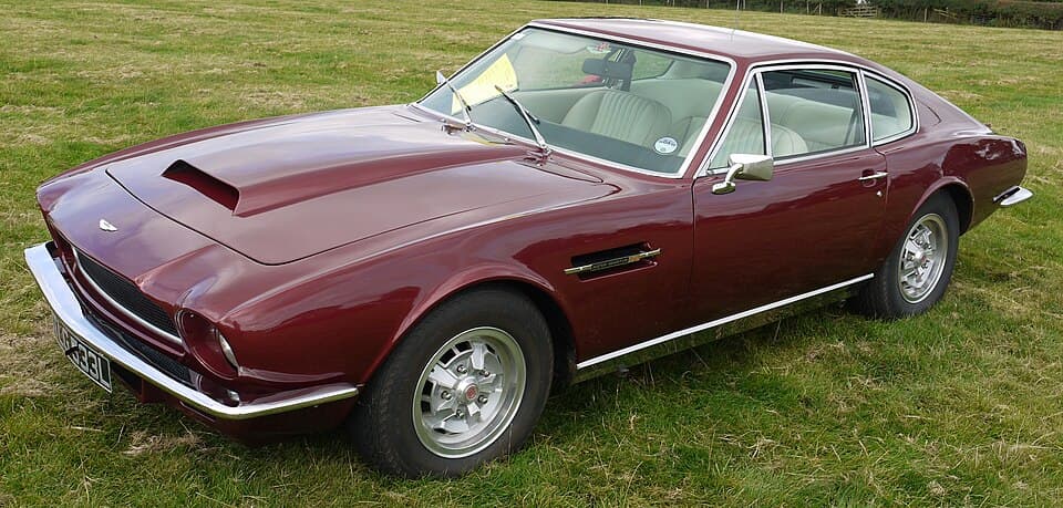 Aston Martin V8 Volante