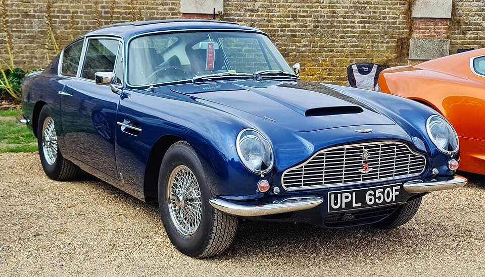 Aston Martin DB6